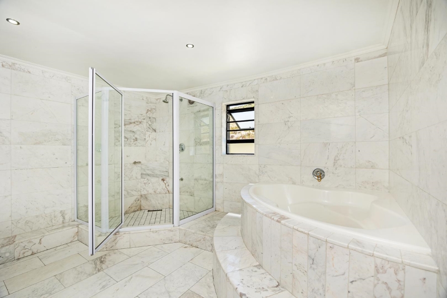 8 Bedroom Property for Sale in Plattekloof Western Cape